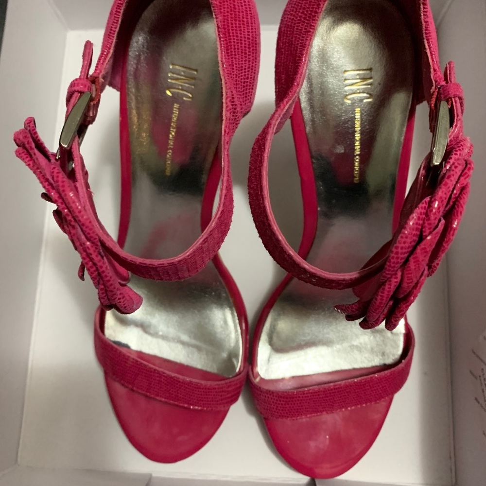 Shoes - Picture 6 of 10